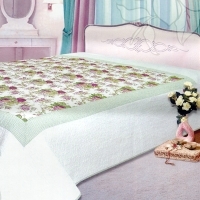 Покрывало "Романтика Patchwork" стеганое, рисунок: букеты роз с белым кантом, 180х235 артикул 6826a.